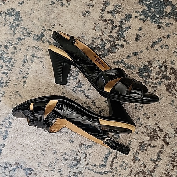 Soft spots, Neima, Comforting, size 5.5M, preowned, great condtiion - Picture 4 of 5